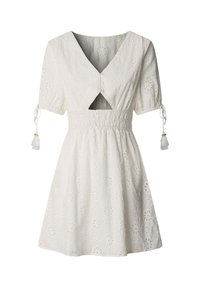Λευκό φόρεμα με κοντά μανίκια, διακοσμητικό εμπριμέ μοτίβο με τρυπητά λουλούδια, V-λαιμόκοψη, άνοιγμα στο μπροστινό μέρος, ελαστική μέση με πιέτες και κορδόνια με φούντες στα μανίκια.