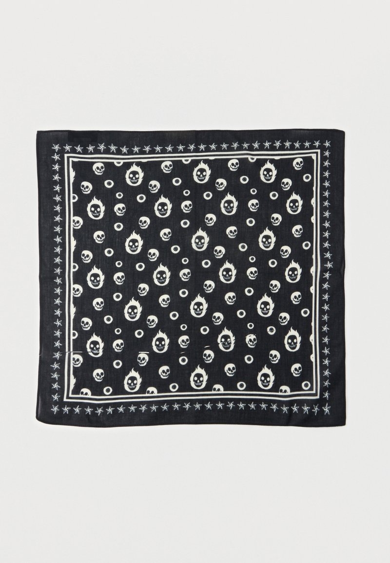 Μαύρο ορθογώνιο κασκόλ με μοτίβο από λευκά φλεγόμενα κρανία, μικρότερα κρανία, κύκλους και λεπτομέρειες περιγράμματος με αστέρια.