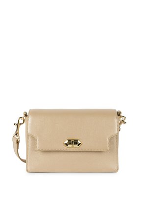 Sac bandoulière en cuir beige avec rabat avant, fermeture twist dorée et bandoulière amovible sur fond blanc.