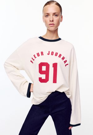 PULL&BEAR GRAPHIC PRINT - Maglietta a manica lunga - beige