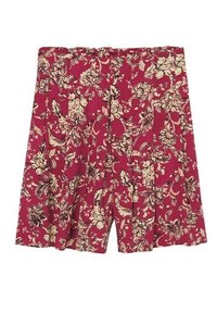 Shorts floraux bordeaux avec un design plissé, ornés de fleurs crème et d'accents verts. Tissu léger, coupe mi-longue.