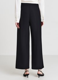 Calliope PALAZZO CON CINTURA DECORATIVA - Stoffhose - ultrablack