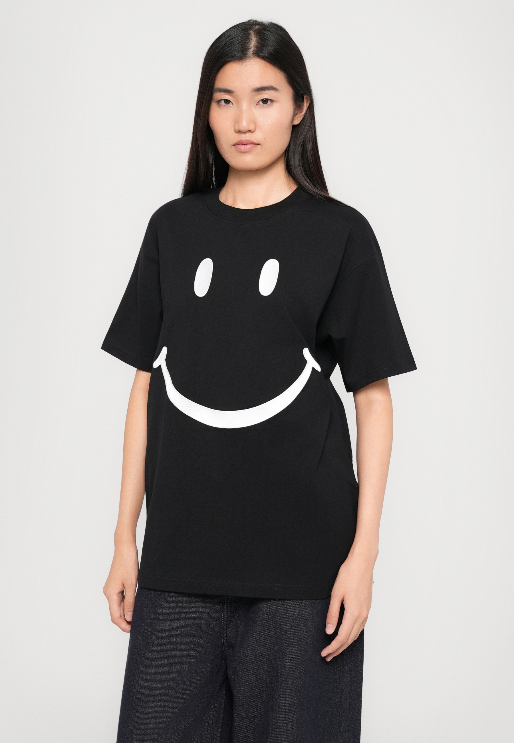 MOSCHINO SMILEY - Print T-shirt - black/white - Zalando.co.uk MOSCHINO SMILEY - Print T-shirt - black/white - Zalando.co.uk