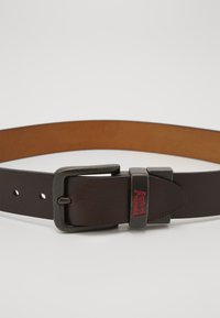Levi's® BATWING BUCKLE BELT - Cinturón - dark brown