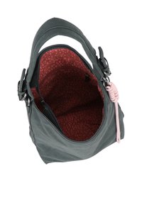 Borsa in pelle grigia con un'apertura ampia, fodera interna a pois rosa e un accento in corda rosa. Presenta manici robusti e chiusura con zip.