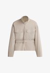 SOFT-TOUCH STRIPED BELTED JACKET - Veste légère - soft mink