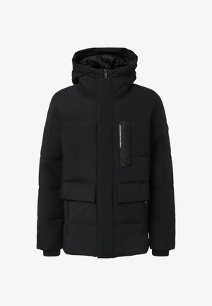 Schwarze Steppjacke mit Kapuze, ausgestattet mit einem Frontreißverschluss, zwei großen Taschen und einer Reißverschlusstasche an der Brust. Glatte Textur, minimalistisches Design.