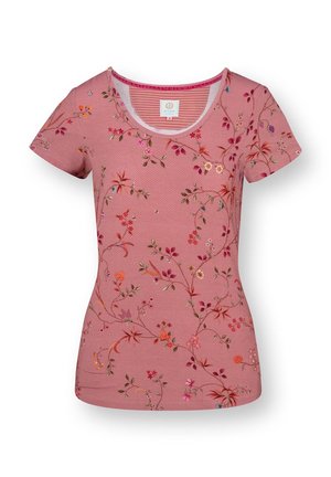 Roze dames top met korte mouwen en een ronde hals, met een fijn bloemenpatroon van kleine bloemen en bladeren in verschillende kleuren.