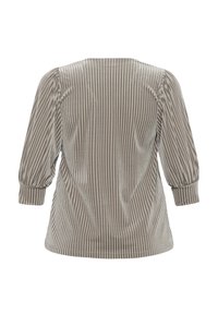 Blouse rayée gris clair avec des manches bouffantes et un col rond. Le tissu texturé présente un raideau vertical sur toute la surface.