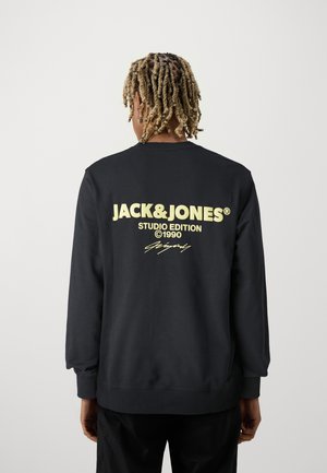 Sweater - black