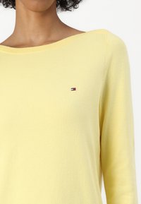 Tommy Hilfiger STITCH BOAT - Vesta - citronella