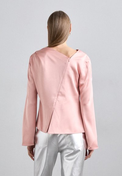 Stine Goya ASYMMETRICAL LONG SLEEVE - Blouse - rose tan