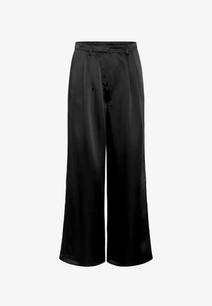 Pantalon large en satin noir avec une texture lisse, doté d'une ceinture structurée et de plis avant pour un détail supplémentaire.