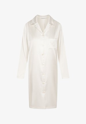 Camicia da notte in raso bianco con maniche lunghe, collo a risvolto e chiusura frontale con bottoni. Presenta una tasca sul petto con dettaglio ricamato.