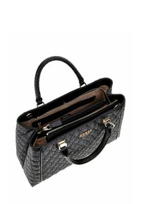 Sac à main matelassé noir avec poignées doubles, doté de quincaillerie en ton or, de compartiments zippés et de détails texturés sur la surface.