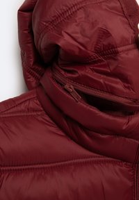 Niet geselecteerd, dunkelrot