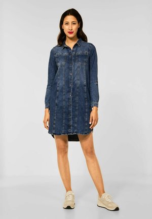 MIT BRUSTTASCHEN - Denim dress - blau