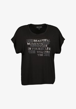 Czarny t-shirt z krótkim rękawem, z białym nadrukiem z różnymi frazami. Miękka tkanina, okrągły dekolt, luźny krój oraz subtelne szwy na ramionach.