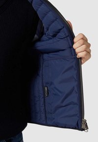 Wellensteyn Väst - black