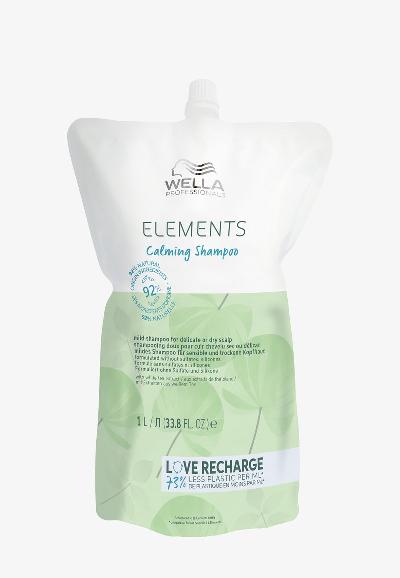 Recharge de shampooing apaisant Wella Professionals Elements, 1L, 92 % d'ingrédients naturels, sans sulfates ni silicones, pour cuir chevelu délicat ou sec.