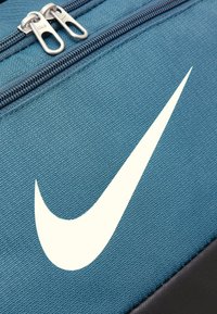Nike Performance XS DUFFLE 25L UNISEX - Saco de desporto - ash green/black/mint foam