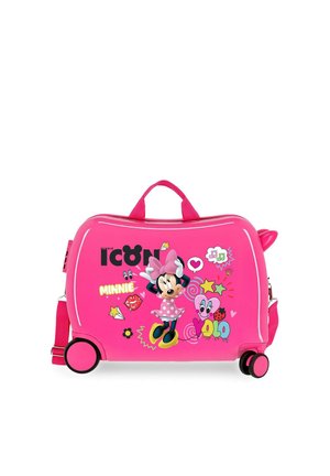 Maleta infantil de color rosa brillante con Minnie Mouse vestida con un vestido de lunares, adornada con estrellas, corazones, notas musicales y el texto "ICON".