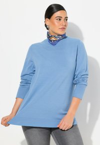 Ulla Popken STEHKRAGEN - Svetr - light cornflower