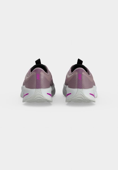 Nike MOTIVA 2 - Trainers - plum fog/fuchsia blast/violet dust/black/platinum tint/photon dust — foto 4