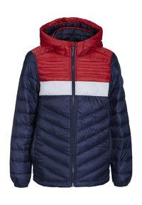 Vadderad jacka med röd huva och övre del, marinblå huvuddel med vit horisontell rand, dragkedjestängning och chevronstruktur.