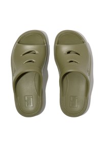 Olijf groene slipper sandalen met een gestructureerd oppervlak, open teen ontwerp en drie ventilatiegaatjes voor ademend vermogen. Vlotte materialenafwerking.