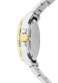 Festina-Uhr mit einem silbernen Metallarmband, einem runden Gehäuse mit einer vergoldeten Lünette und einer Krone an der Seite. Glatte, polierte Oberfläche.