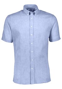 Camisa de manga corta de lino en azul claro. Presenta un collar clásico, botones frontales y una textura suave.