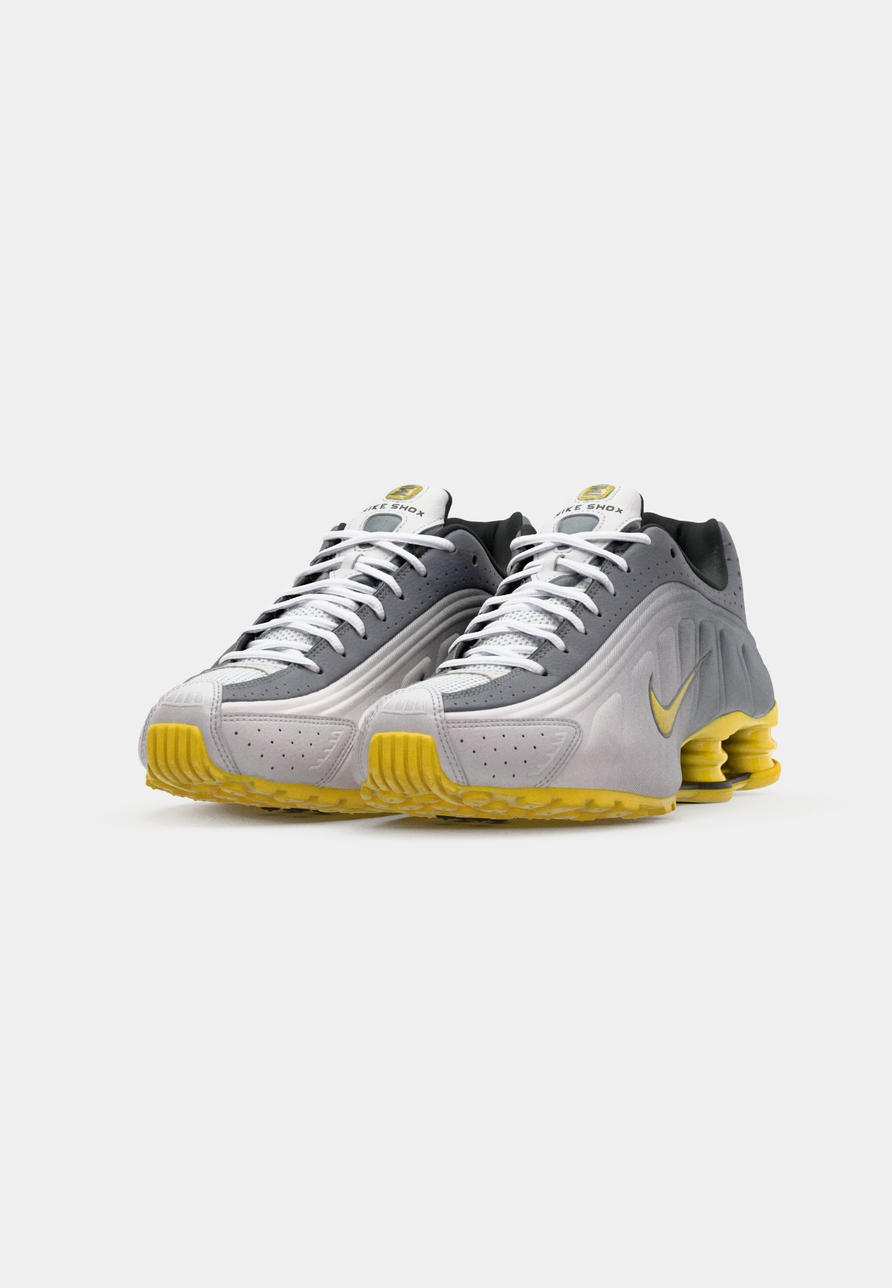 Nike Sportswear SHOX R4 SE UNISEX - Trainers - vast grey/bright