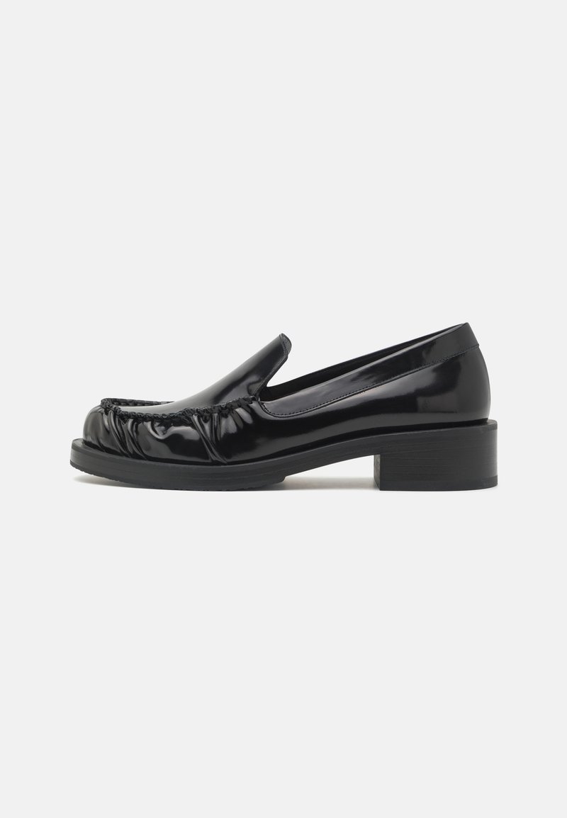 Stuart Weitzman - GRAYSON LOAFER - Pantofi slip-on - black, Extindeți