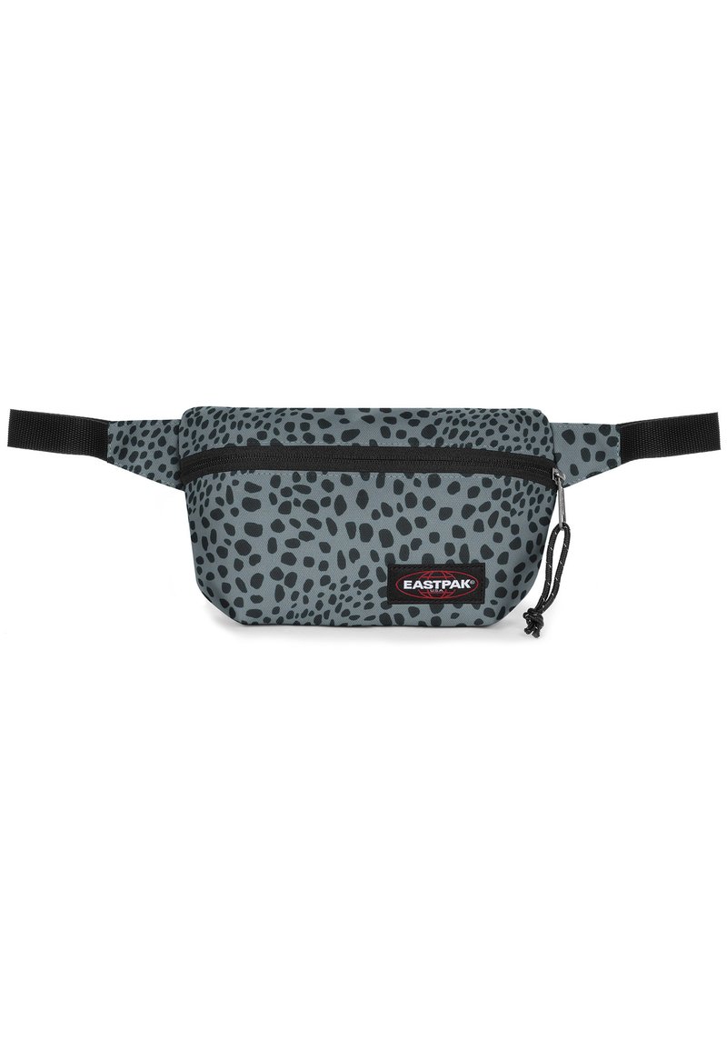 Marsupio grigio con motivo a macchie nere, dotato di una tasca frontale con zip e cinturino regolabile. Logo Eastpak sul davanti. Tessuto resistente.