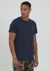 Blend BHARNAUD - Pamata T-krekls - dress blues