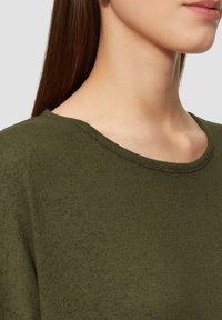 QS Longsleeve - tannengrün