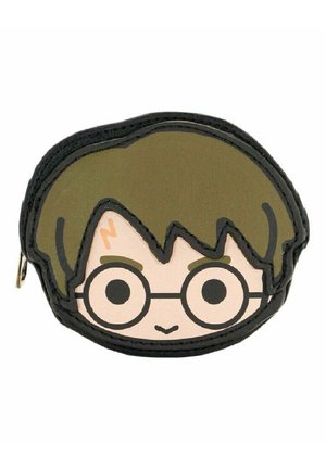 Monedero con cremallera con forma de la cara de un personaje, que presenta cabello verde, gafas redondas y un detalle de rayo en la frente.