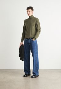 HUGO SAN THOMAS - Strickpullover - olive