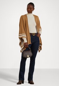 Lauren Ralph Lauren TWO-TONE REVERSIBLE RUANA - Mantella - camel/cream
