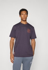 adidas Originals FC BAYERN ICON  - T-shirt imprimé - aurora black