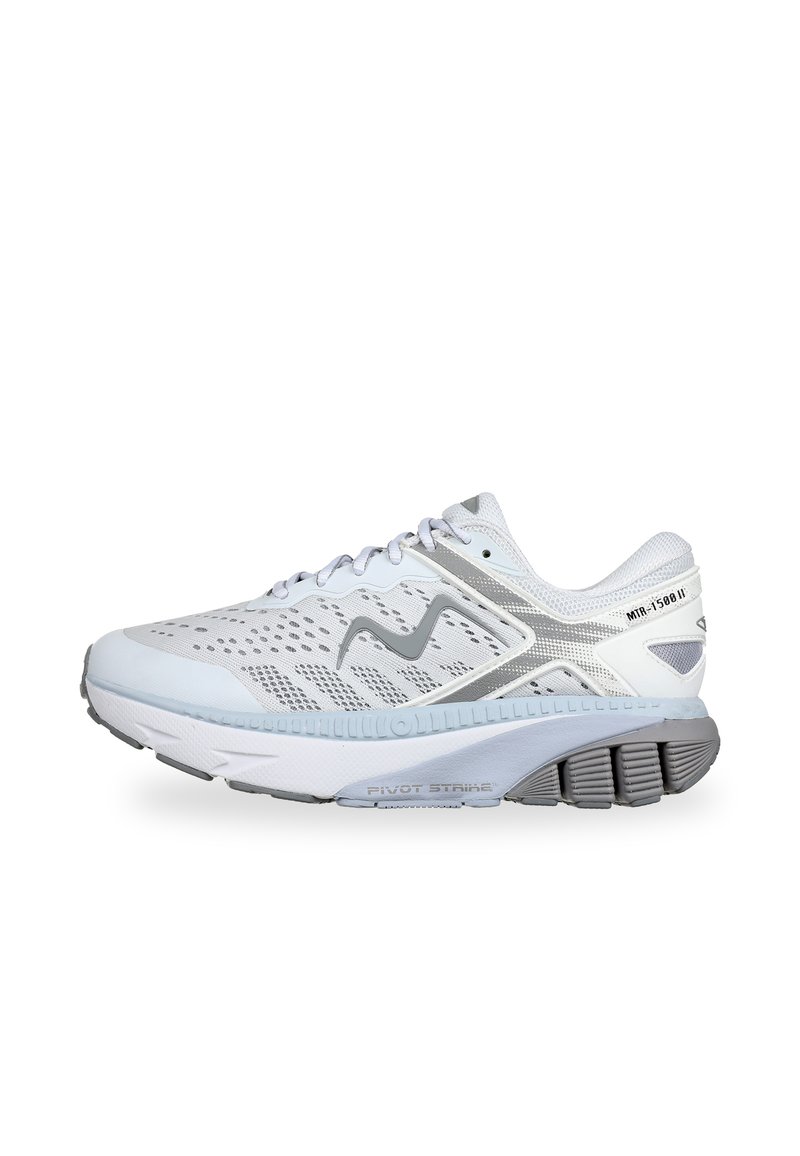 Scarpa da corsa bianca con tomaia in rete, accenti grigi e suola texturizzata. Presenta un collare imbottito, design con lacci e logo sul lato.