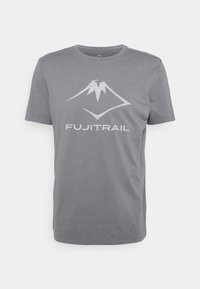 FUJI TRAIL TEA - T-shirt estampada - graphite grey