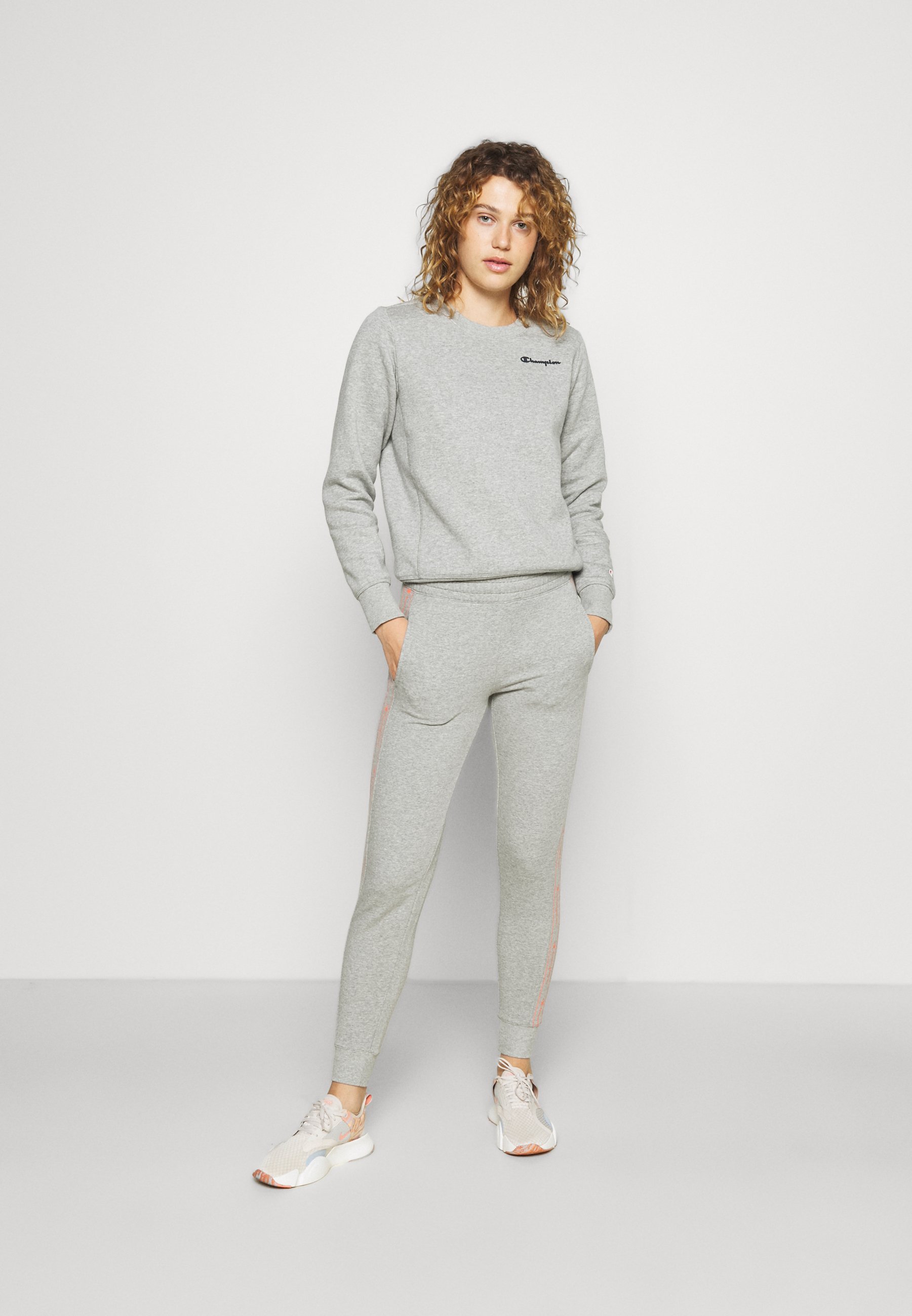 Damen CUFF TAPING PANTS - Jogginghose Damen CUFF TAPING PANTS - Jogginghose