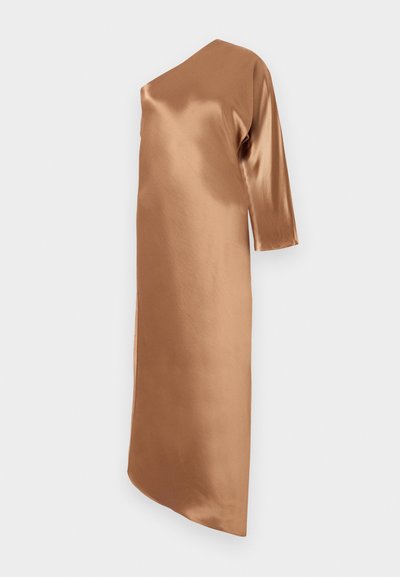 Asymmetrinen satiinimekko lämpimässä ruskeassa sävyssä. Mekossa on pitkät hihat ja suora leikkaus, ja siinä on sivuaukko lisäyksenä.
