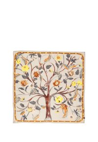 Écharpe beige avec un motif d'arbre orné de fleurs et de feuilles colorées. Bordée d'un motif jaune et orange. Texture de tissu lisse.