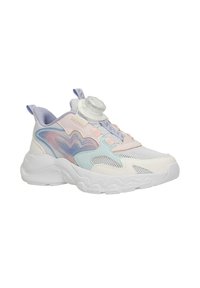 Baskets blanches avec des accents bleu pastel et rose, semelle épaisse texturée, panneaux en mesh et fermeture à lacets ronde sur le dessus.