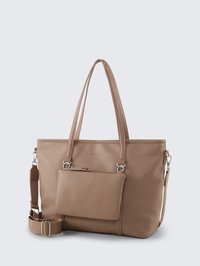 Torba typu tote z taupe skóry z podwójnymi uchwytami i odpinanym paskiem na ramię. Posiada przednią kieszeń i fakturowaną powierzchnię.