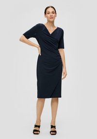 s.Oliver BLACK LABEL KLEID MIT ALL-OVER-MUSTER - Freizeitkleid - navy