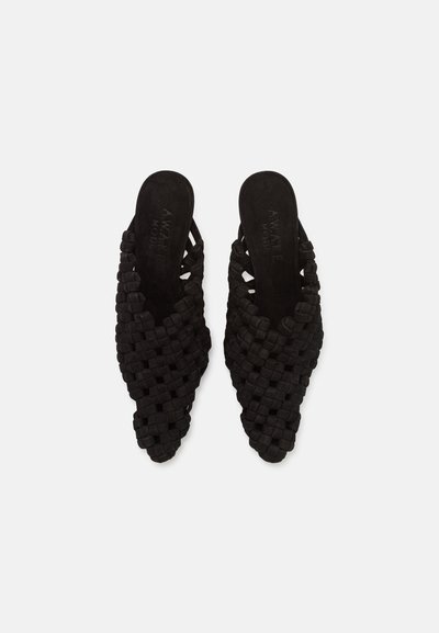 A.W.A.K.E. MODE REGINA WEAVED MULE - Μιουλ με τακούνι - black